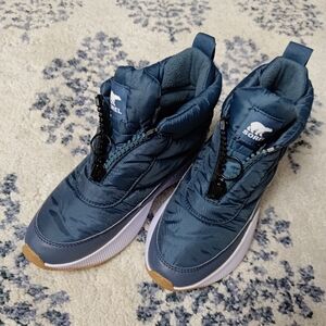 Sorel Out N About Puffy Zip ankle boots